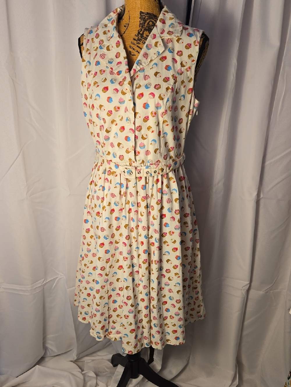 Lindy Bop Sleeveless Cream Dress with Colorful Cupcake Print